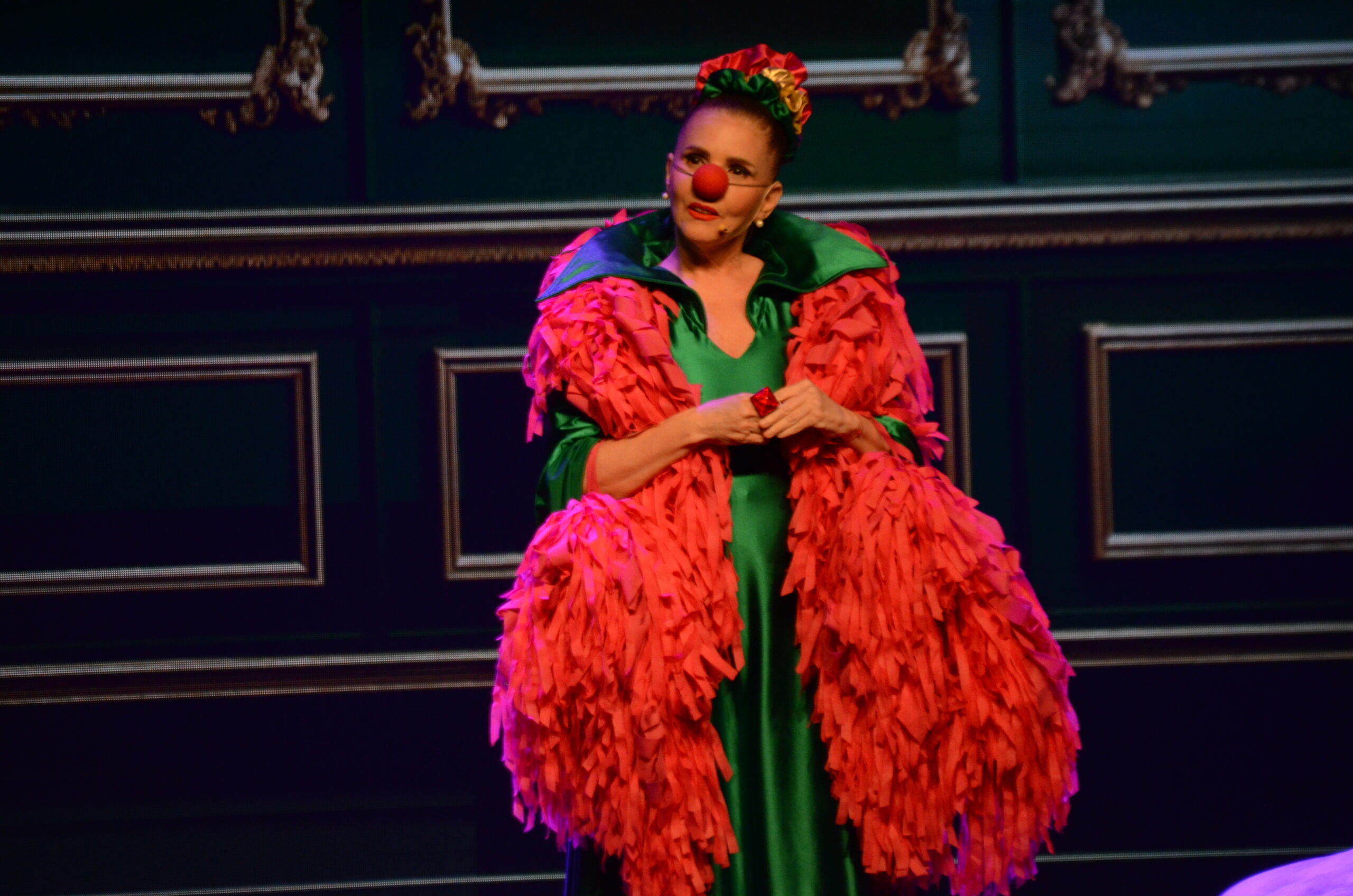 Johanna San Miguel Captivates Miami with Her Hit Comedy “Ya Siéntese, Señora”